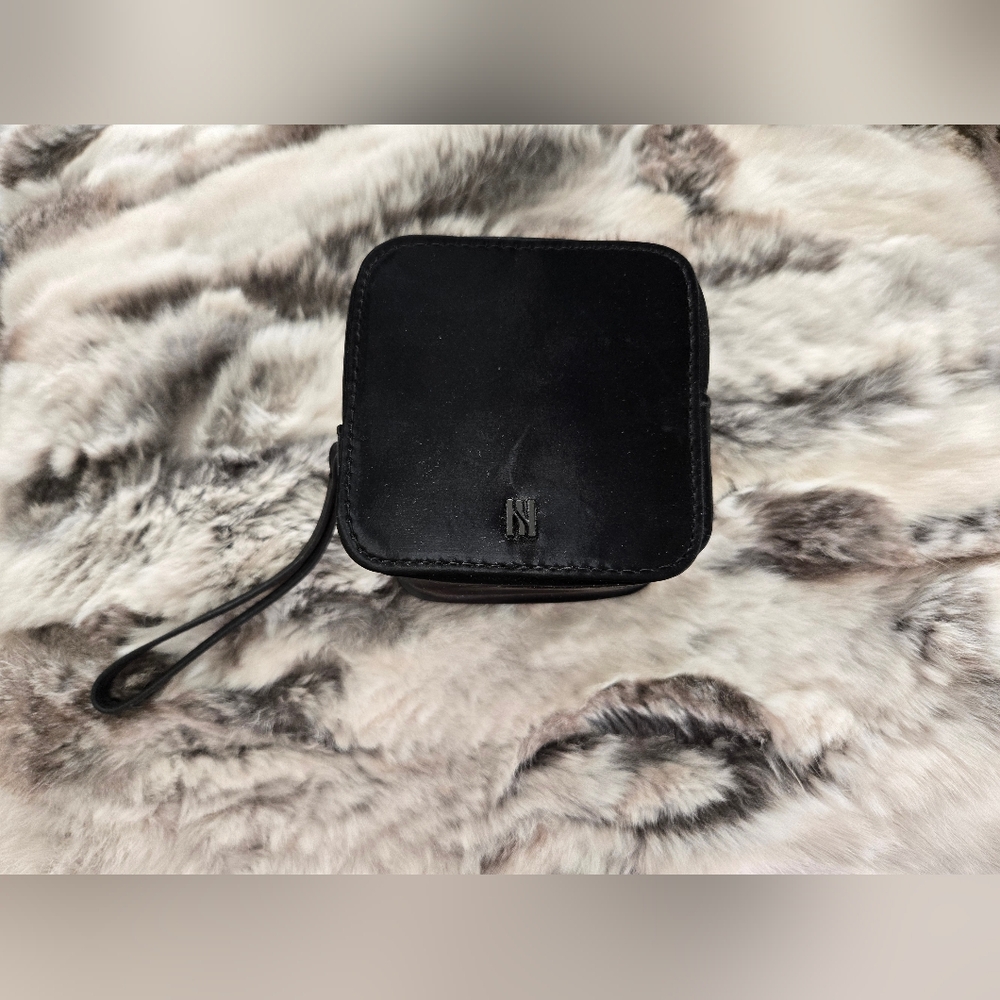 Hera Black Cosmetics Bag Wristlet